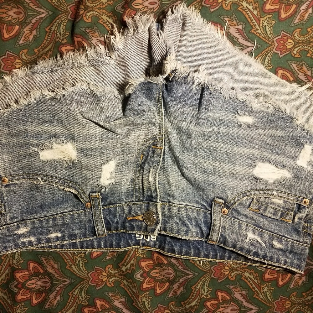 Shorts - Picture 3 of 3